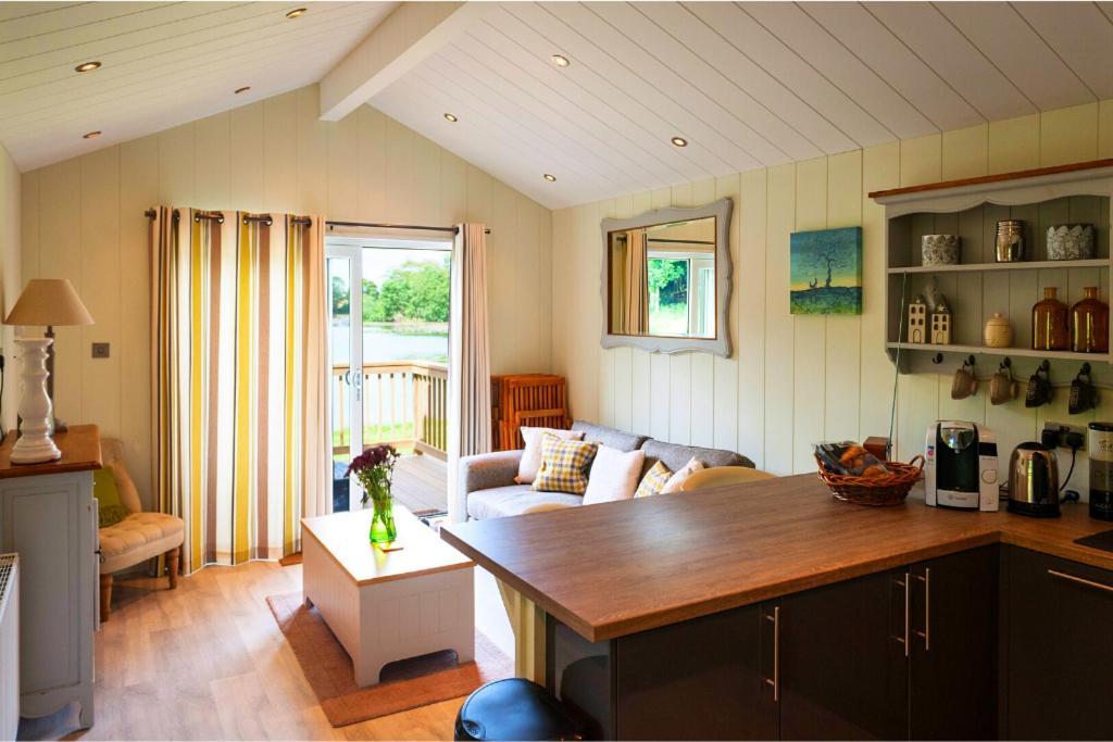 The Lodge By The Lake, Dunbar Exterior foto